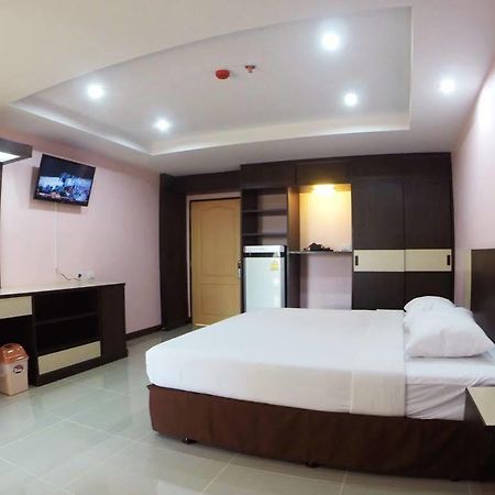 Oyo 523 Aa Pattaya Ville Eksteriør billede