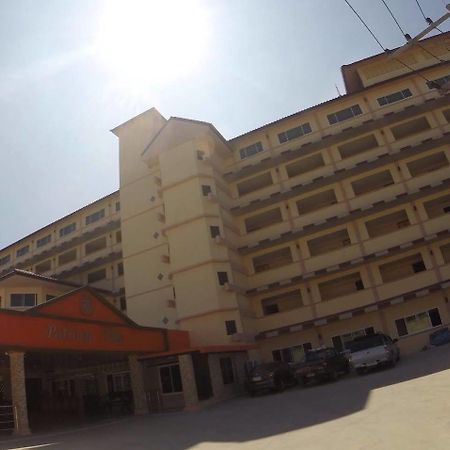 Oyo 523 Aa Pattaya Ville Eksteriør billede