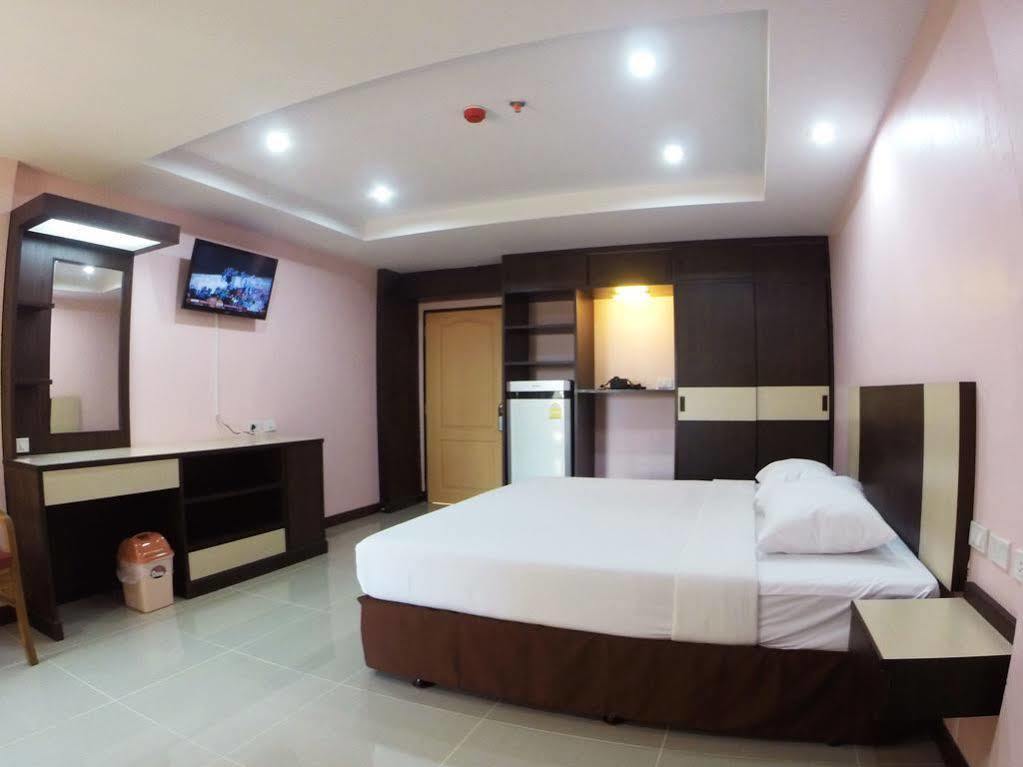 Oyo 523 Aa Pattaya Ville Eksteriør billede
