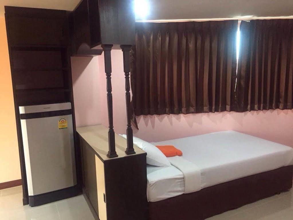 Oyo 523 Aa Pattaya Ville Eksteriør billede