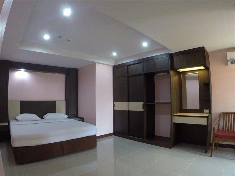 Oyo 523 Aa Pattaya Ville Eksteriør billede